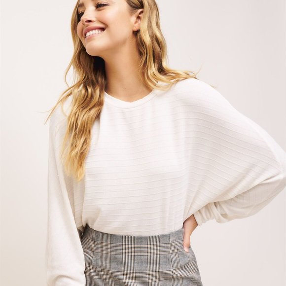 *Dynamite Dolman Cream Sleeve Top - Picture 5 of 12